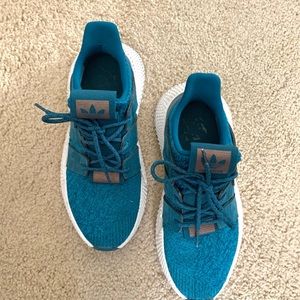 Women Adidas Prophere like New!!!